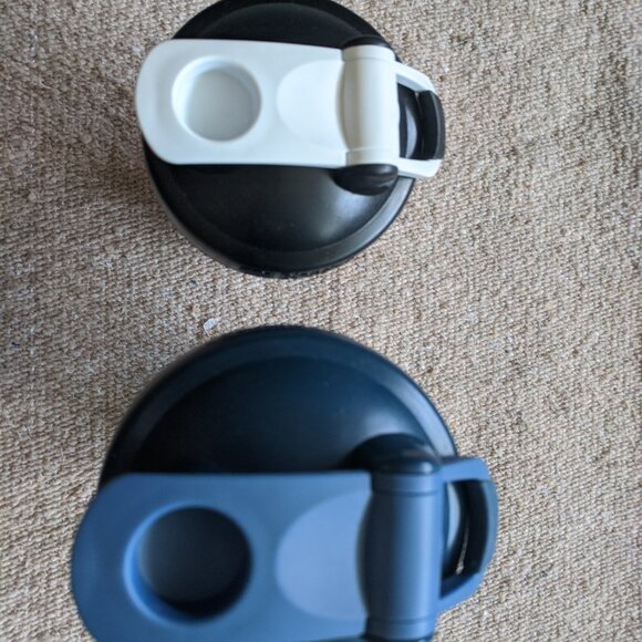 BPA Free BlenderBottle 28 oz & 20 oz Leakproof Shaker Cups w/ NO Wire Whisk Ball - Picture 3 of 5